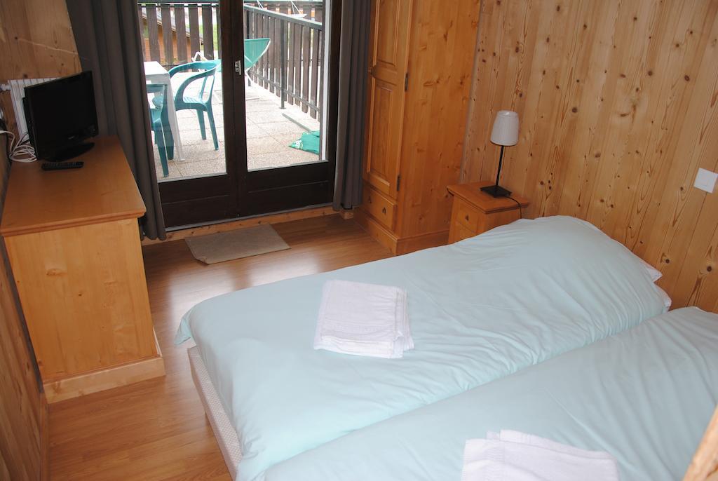 Hotel Les Combelles Шатель Номер фото